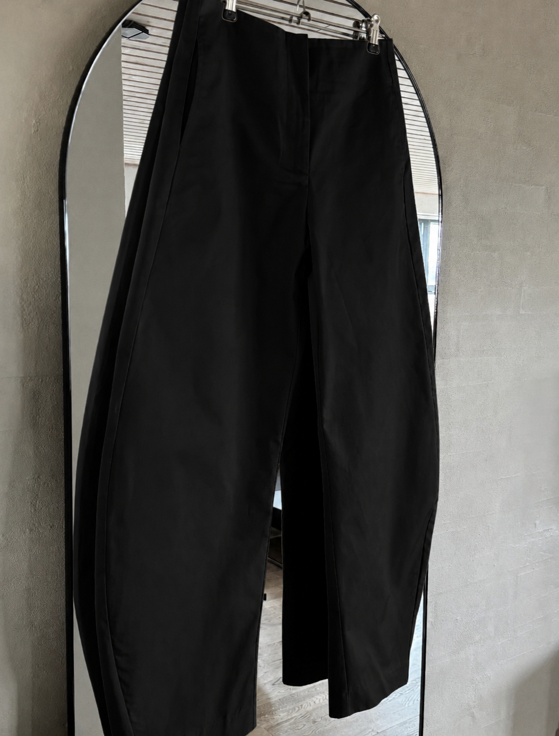GEGO Barrel pants // Black