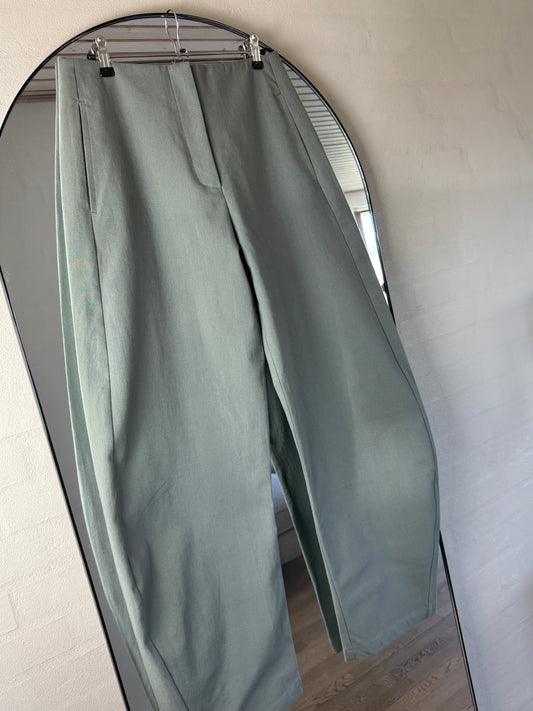 GEGO Barrel pants // Sage Green
