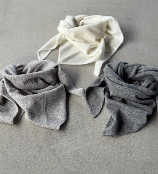 Cashmere Triangle size S